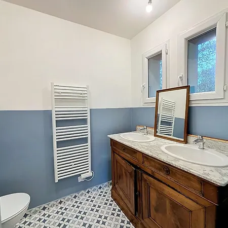 Grande Maison Renovee Proche Centre Et Plage, 5 Chambres, Confort, Terrasse, Jardin, Wi-fi - Fr-1-361-531 Holiday home Jullouville-les-Pins