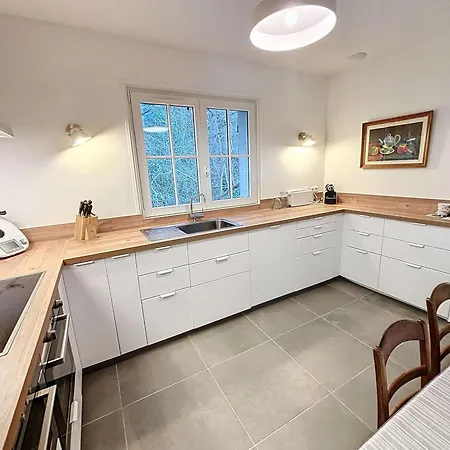 Grande Maison Renovee Proche Centre Et Plage, 5 Chambres, Confort, Terrasse, Jardin, Wi-fi - Fr-1-361-531 Holiday home *